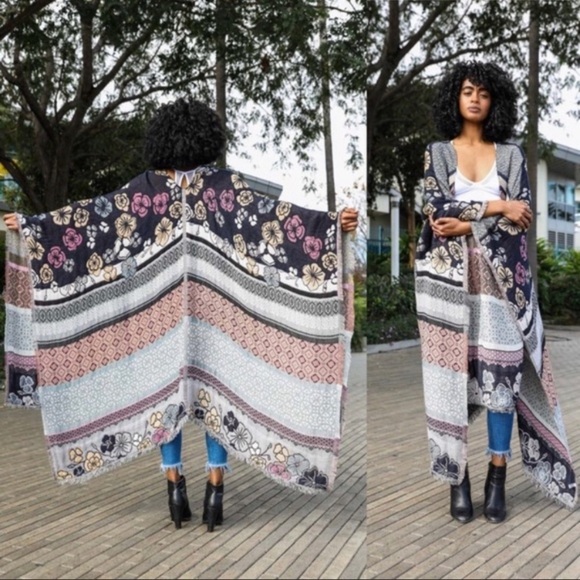 Floral Knit Kimono Style Wrap Shawl - Picture 3 of 4